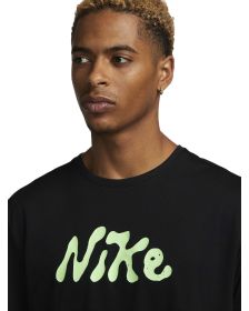 Remera Nike Dri FIT UV Miler Studio 72